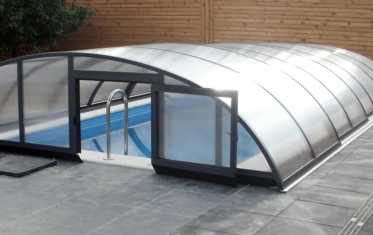 Pooltak Alpin M20 med gaveldörr
