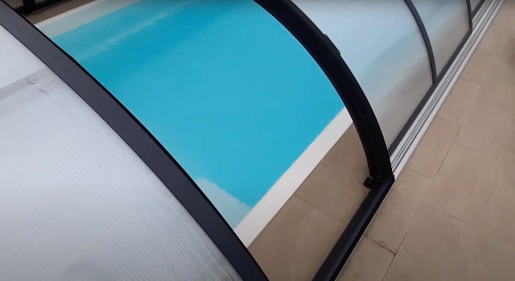Pooltak Alpin M20 med dörr